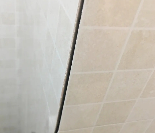 泰州市瓷砖空鼓维修公司分享阳台瓷砖脱落的修复过程可以分为以下几个步骤